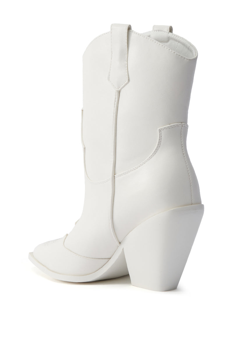 AZALEA WANG BRIGGITTA WHITE WESTERN COWBOY BOOTIE