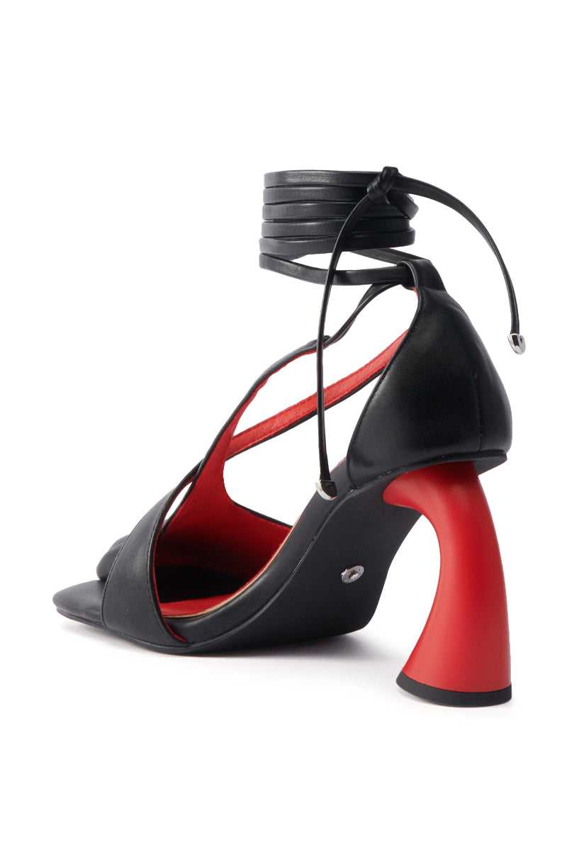 AZALEA WANG BUIKY BLACK AND RED PUMP