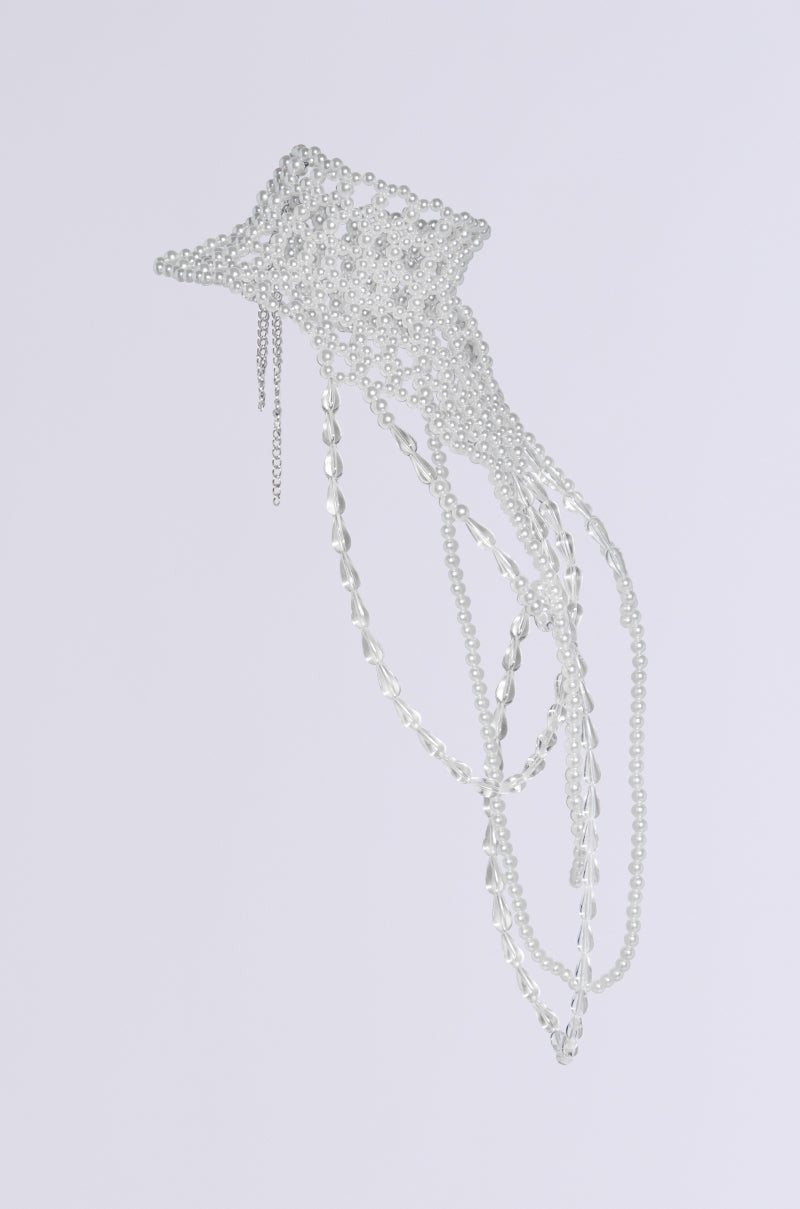 ELEGANCE IS ME STATEMENT NECKLACE