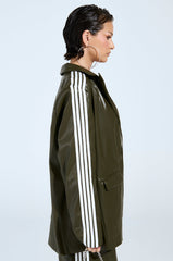 DAY TIME LOVIN OVERSIZED BLAZER IN OLIVE
