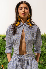 BLOSSOM CROP BUTTON DOWN