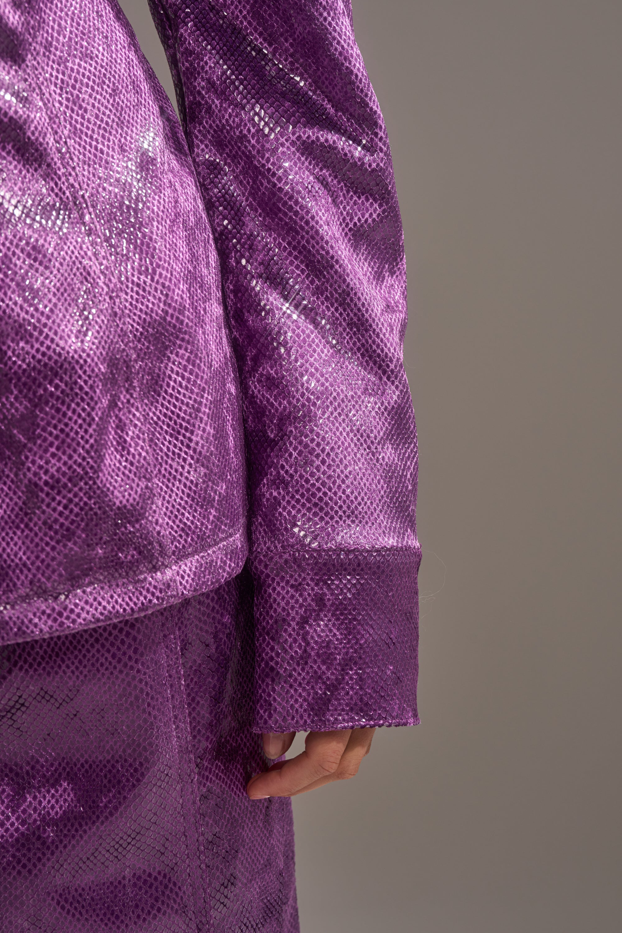CRAZY TOUCH VELVET BUTTON DOWN