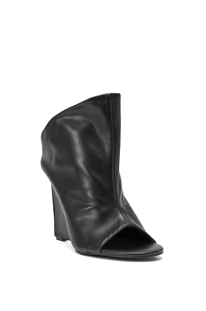 AZALEA WANG NOVIS BLACK PU WEDGE BOOTIE