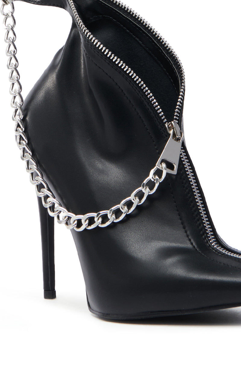 AZALEA WANG SAGITTA BLACK STILETTO PUMP