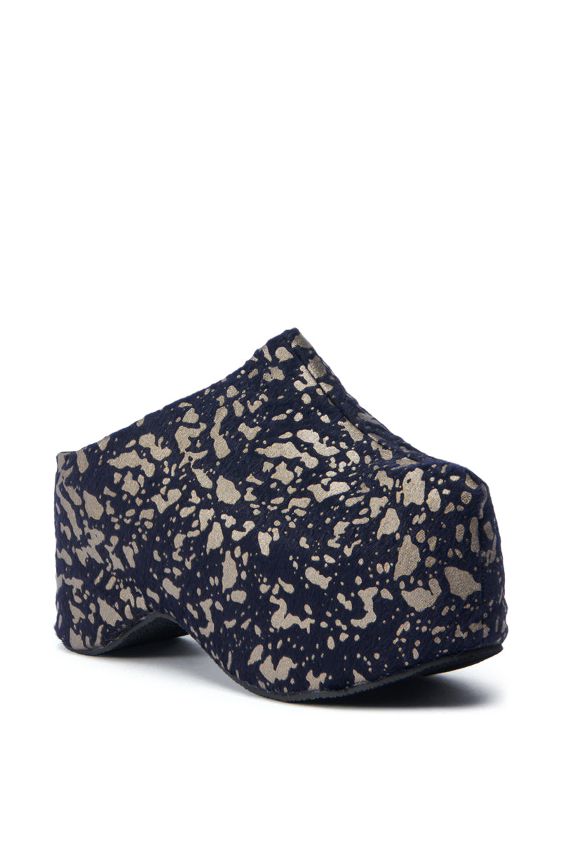 AZALEA WANG TEATREE BLACK CLOG