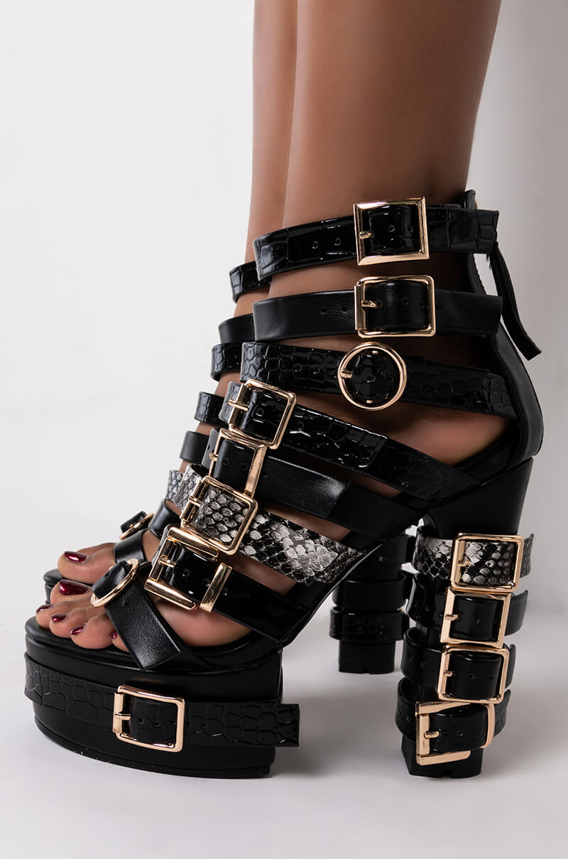 AZALEA WANG BUCKLE UP CHUNKY SANDAL IN BLACK MULTI