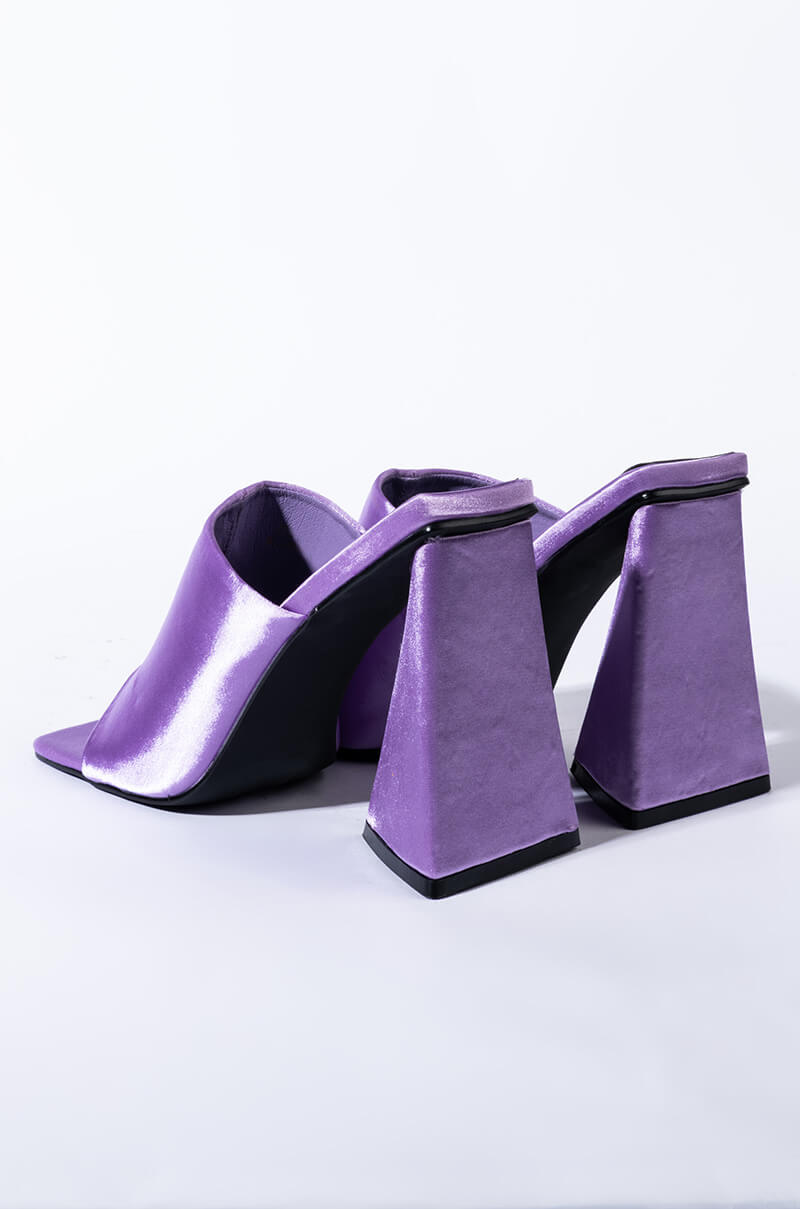 AZALEA WANG CAUGHT IN A DREAM CHUNKY SANDAL IN PURPLE