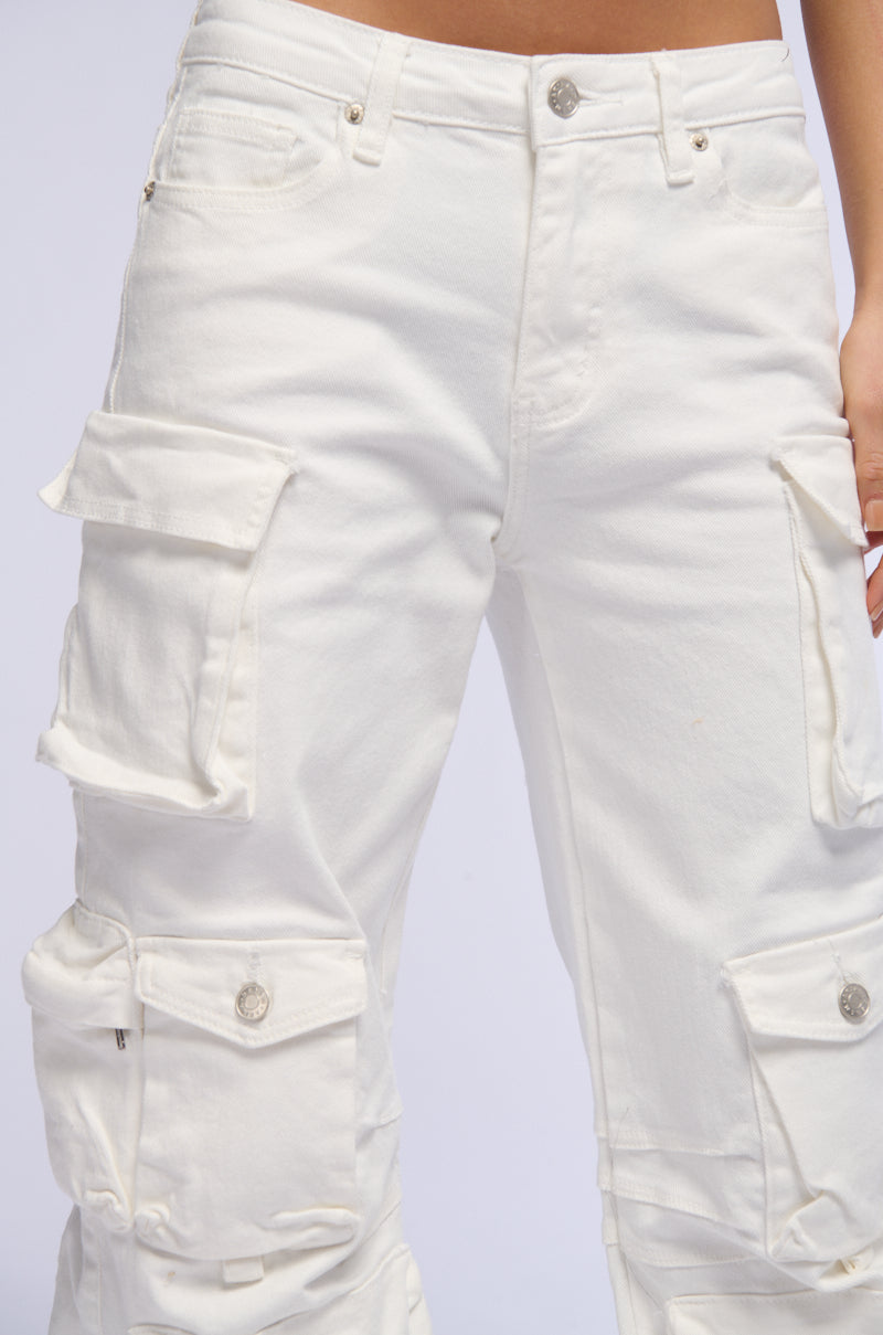 BROOKLYN CARGO POCKET WIDE LEG JEAN IN WHITE