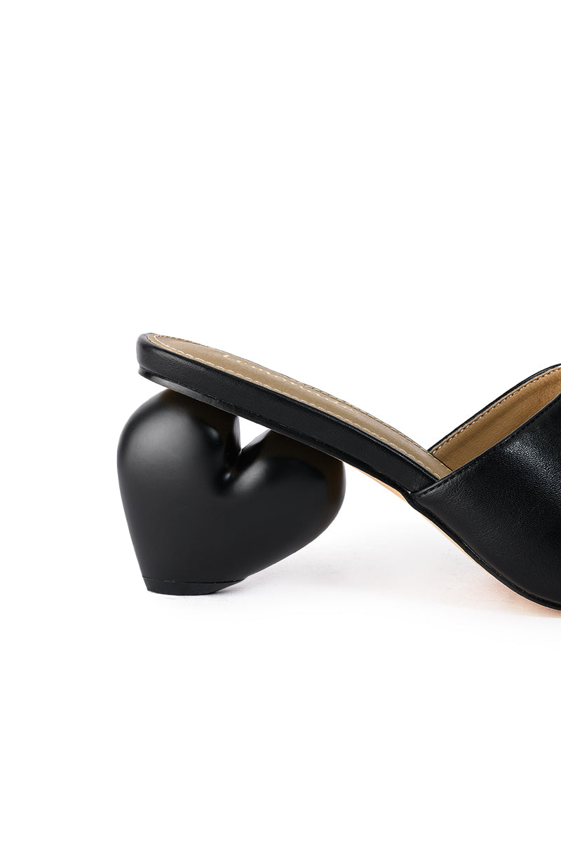 BUBBLEHEART CHUNKY SANDAL IN BLACK