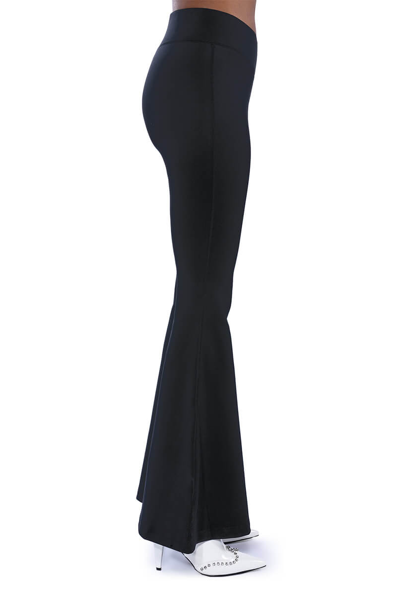 COOL AND CAUSAL FLARE LEGGING
