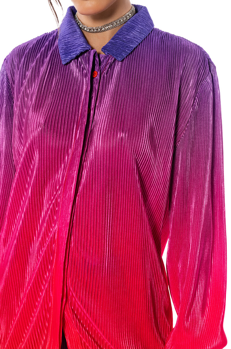 DAY TO NIGHT PLEATED SATIN BUTTON DOWN