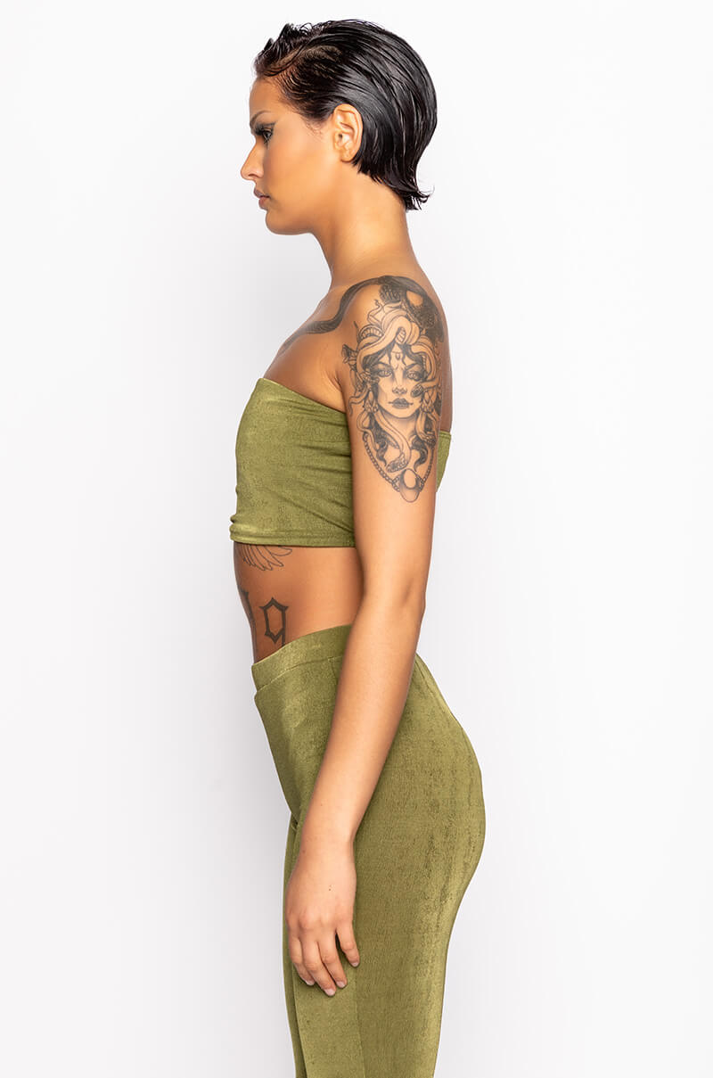 EASY TO WEAR BANDEAU TOP